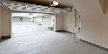 epoxy-garage-floor-480x240-1 This image shows a commercial space with an epoxy coating.